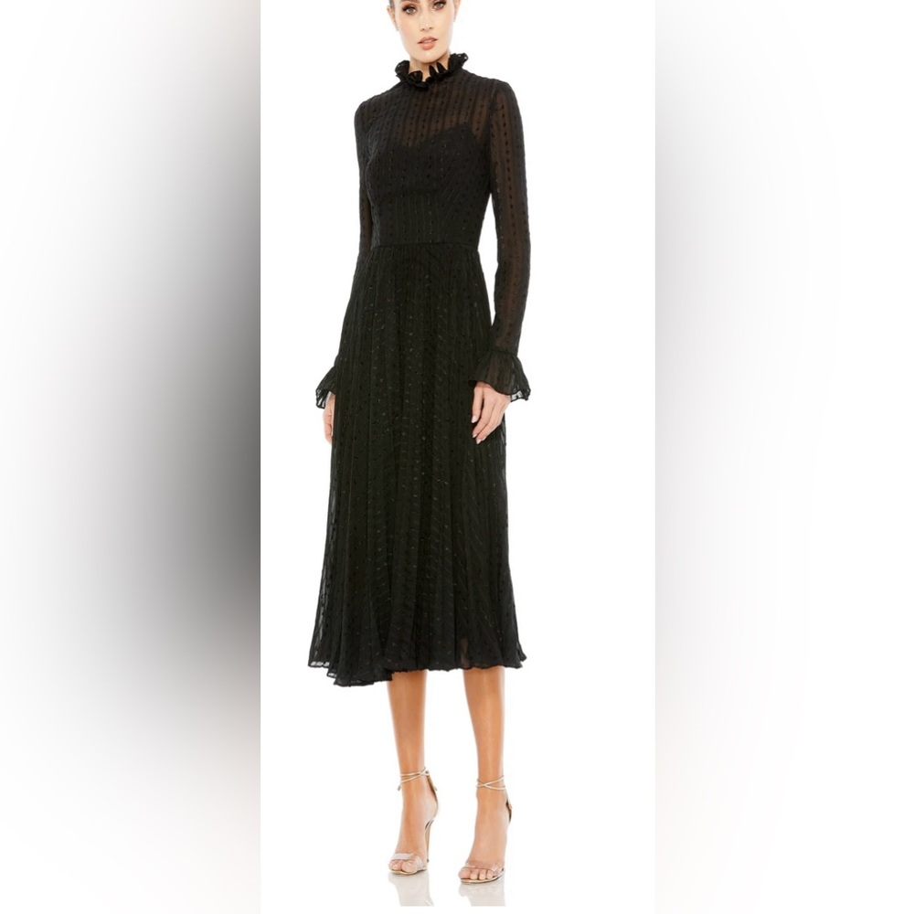 IEENA FOR MAC DUGGAL 49627
Black Embroidered Long Sleeve Ruffle Dress Size 0